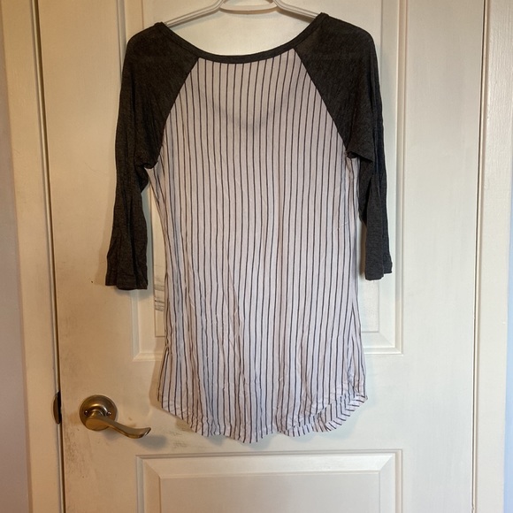 *2 for $22* Bluenotes Quarter Sleeve Baseball Tee - Picture 4 of 6